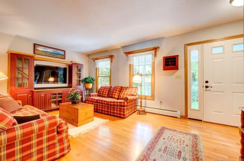 128 Tobacco St, Exeter CT 06249-1626 exterior