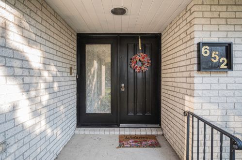 652 Ruddiman Dr, Meskegon MI 49445-2867 exterior