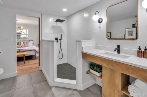 8115 Newport Ave, Tampa FL  33604-2814 exterior