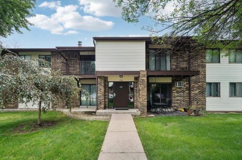 1013 Sunnyvale Ln, Madison, WI 53713-3361