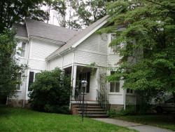 9 Higgins St, Newton, MA 02466-1406