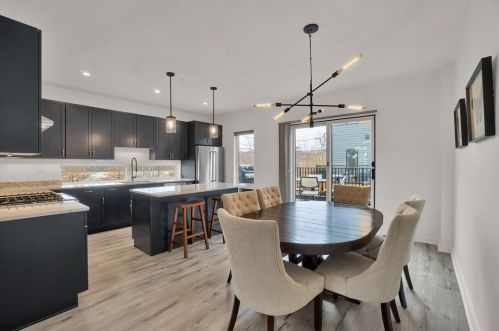 5563 Berlin Way, Pittsburgh PA  15201 exterior