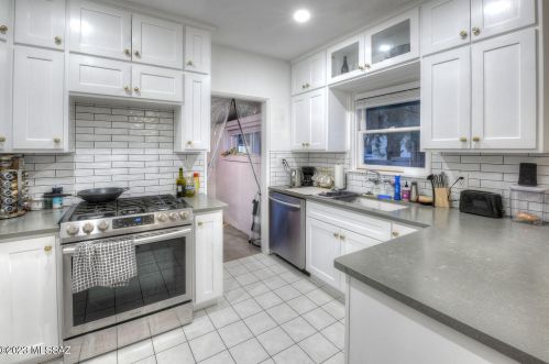 2015 8 St, Tucson AZ 85719-5515 exterior