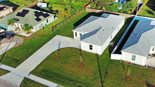 1749 California Blvd, Fort Pierce FL 34953-1159 exterior