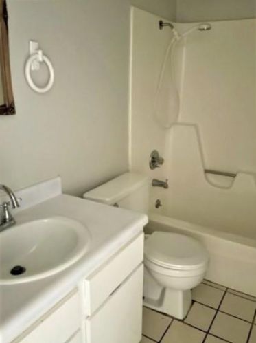 7725 Croftwood Dr, Austin TX  78749-3253 exterior