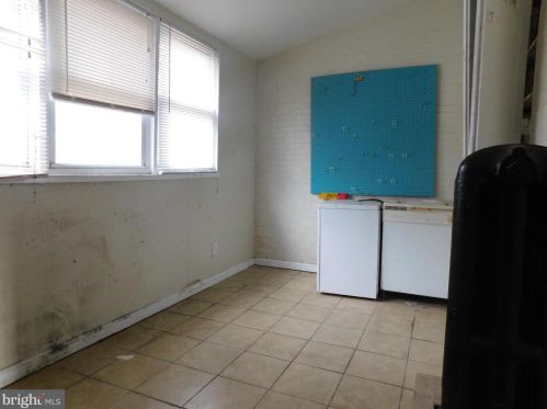 5035 Cedar Ave, Philadelphia PA 19143-1653 exterior