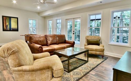 4152 Club Dr, Atlanta GA 30319-1116 exterior