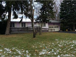 121 Lee Circle Dr, Rochester, NY 14626-4009