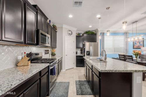 2834 Apollo Rd, Phoenix AZ  85041-5339 exterior