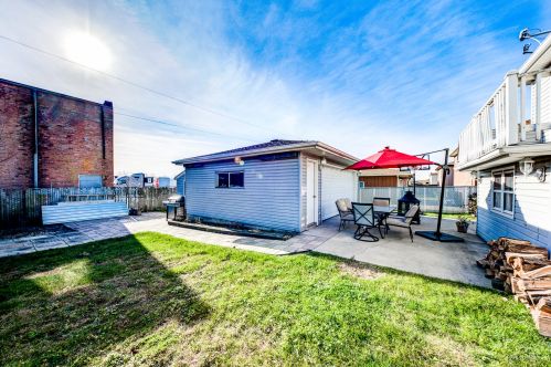 4905 124 St, Chicago IL 60628-7240 exterior