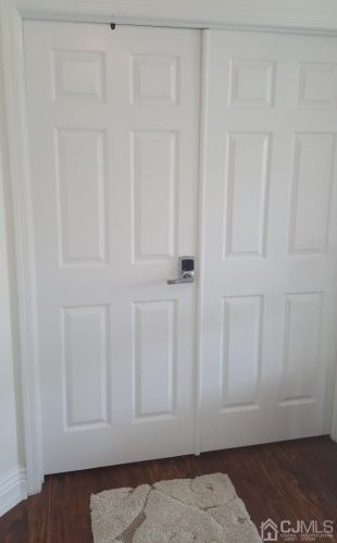 61 Princess Dr, New Brunswick NJ  08902-4104 exterior