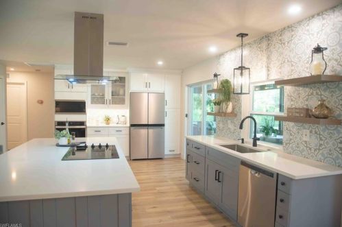 5975 Grn Blvd, Naples FL 34116-4827 exterior