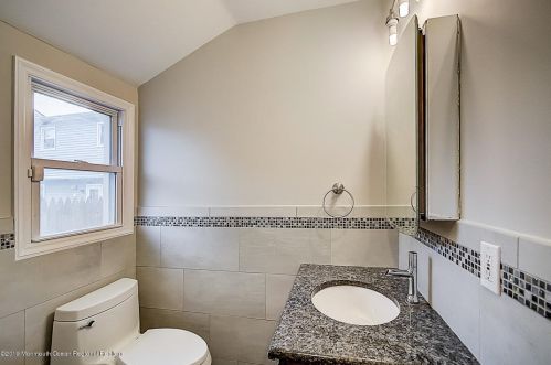 247 Frst Ave, Middletown NJ 07748-5720 exterior