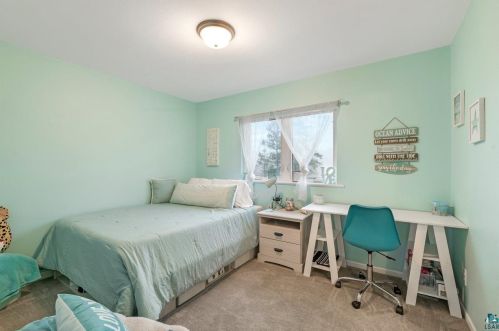 3258 Tischer Rd, Duluth MN 55803-9786 exterior