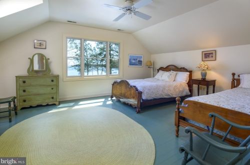 8377 Bozman Neavitt Rd, Saint Michaels MD 21663-2460 exterior