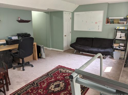 49 Woodland St, Manchester CT  06042-3077 exterior