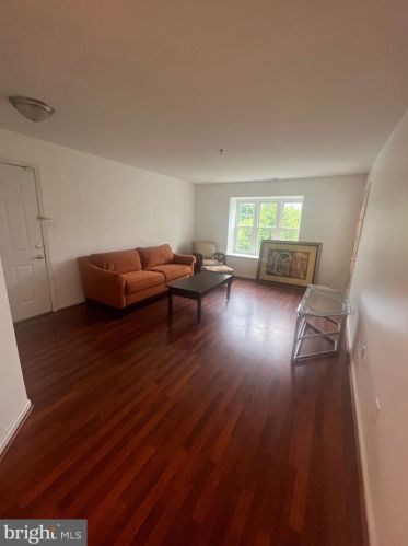 512 Ashton Ln, New Castle, DE 19720-3960