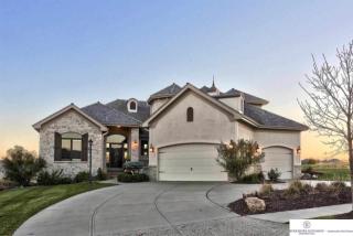 17521 Farnam St, Omaha, NE 68118-3018