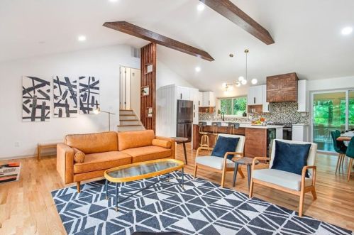 3904 Gladney Dr, Atlanta GA  30340-4618 exterior