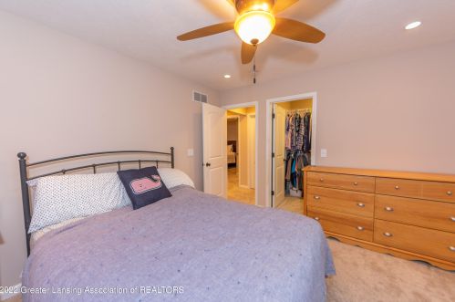 6249 Reynolds Rd, Haslett MI 48840-8906 exterior