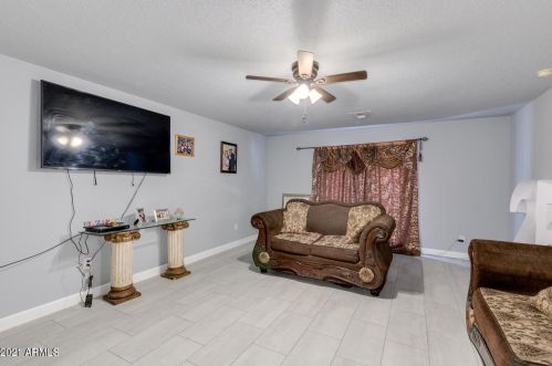 4419 Earll Dr, Phoenix AZ  85031-3821 exterior