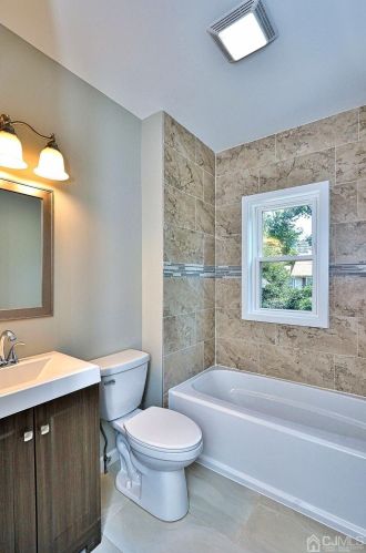 34 Enfield Ave, Montclair NJ 07042-3118 exterior