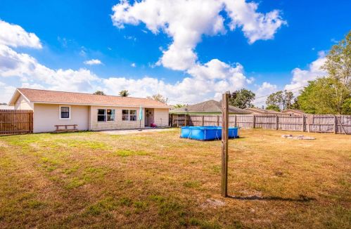 117 Ray Ave, Fort Pierce FL  34983-3045 exterior