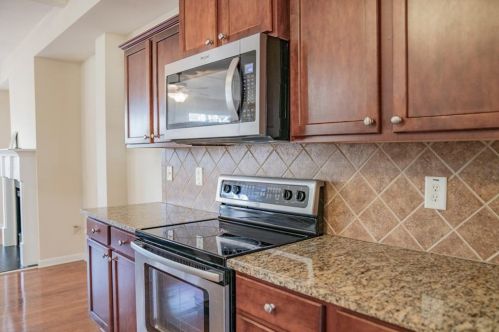 3127 Pittard Hl Pt, Duluth GA 30096-2222 exterior