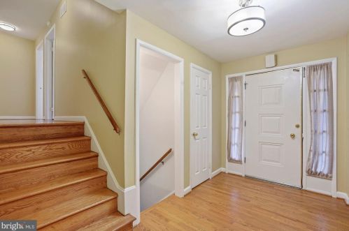 6155 Kellogg Dr, Mc Lean VA  22101-3120 exterior