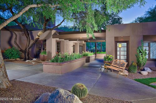 5800 Kolb Rd, Tucson AZ  14276-0908 exterior