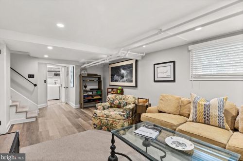 5103 Duvall Dr, Bethesda MD 20816-1871 exterior