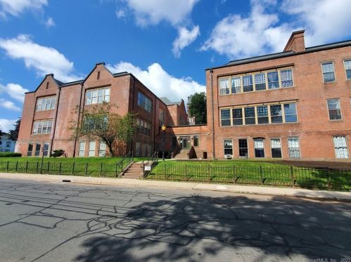 15 Prospect St, New Britain, CT 06051-4501