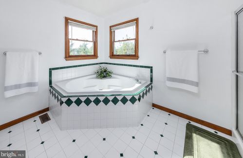 432 Labrador Trl, Harrison Township NJ 08062-3220 exterior