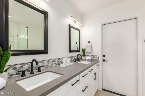 6501 2nd St, Phoenix AZ 85022-1005 exterior