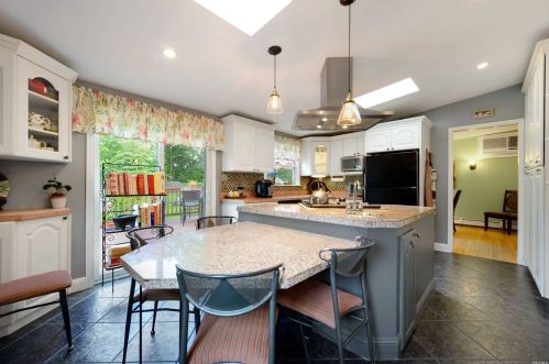 51 Harned Rd, Commack NY 11725-5104 exterior