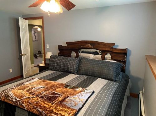 270 Main St, Seabrook NH 03874-4516 exterior