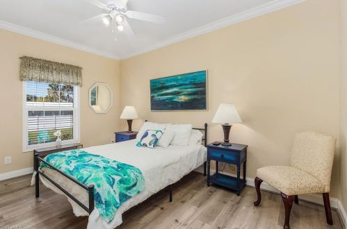 45 Henderson Dr, Naples FL 34114-8232 exterior