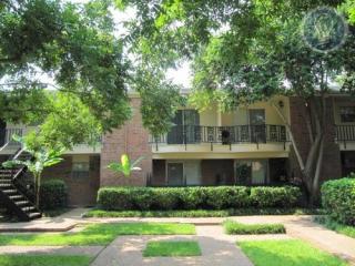 6674 Chimney Rock Rd, Houston TX  77081-5306 exterior