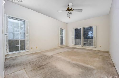 9101 Indian Riv Dr, Fort Pierce FL 34982-7824 exterior