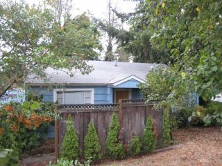 1785 Oak Patch Rd, Eugene OR  97402-3228 exterior