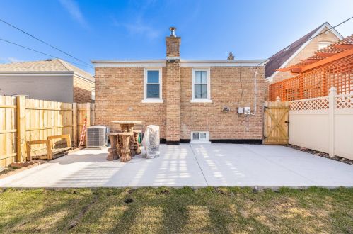 6116 Moody Ave, Chicago IL  60638-4312 exterior