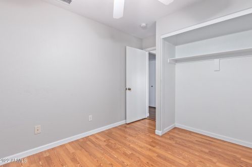 21217 30 Ave, Phoenix AZ 85051-7597 exterior