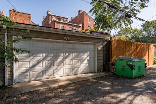 2112 Sidney St, Saint Louis MO 63104-2834 exterior