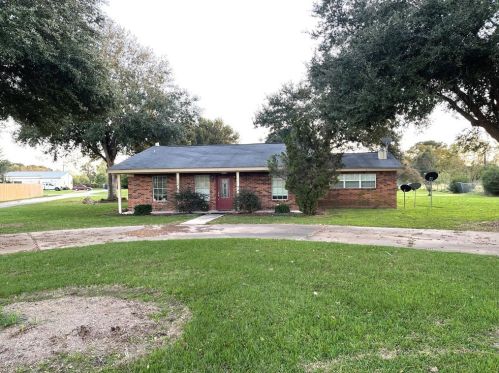 37564 Meadowview Dr, Hempstead TX  77445-8258 exterior