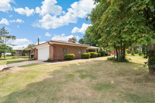 11800 Fairlind Dr, Saint Louis MO exterior