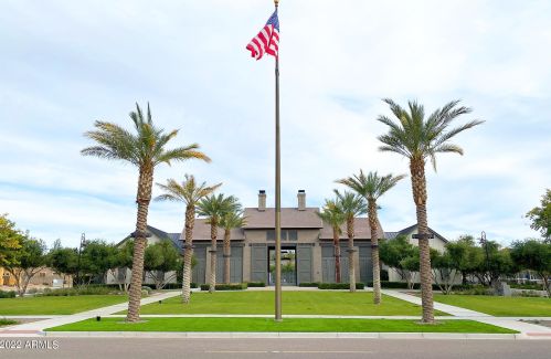 25818 20 Ln, Phoenix AZ 85085-1714 exterior