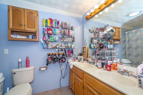 327 Middlesex St, North Andover MA 01845-3438 exterior