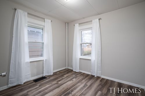 967 Emerson Ave, Meskegon MI  49442-5131 exterior