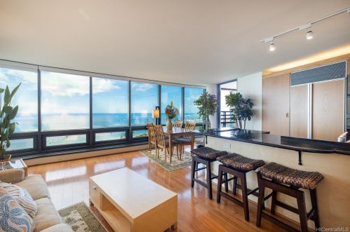 1330 Ala Moana Blvd, Honolulu HI  96814-4200 exterior