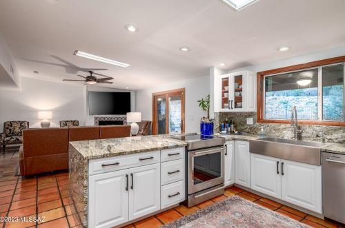 6101 Camino De Santa Valera, Tucson AZ  85718-3722 exterior